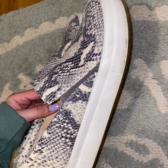 Snake Skin pattern..Slip On shoes! - Picture 3 of 5